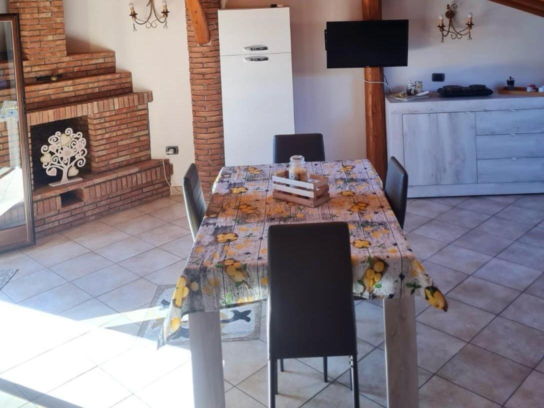 Casa Vacanza Lmt Aci Catena Zewnętrze zdjęcie